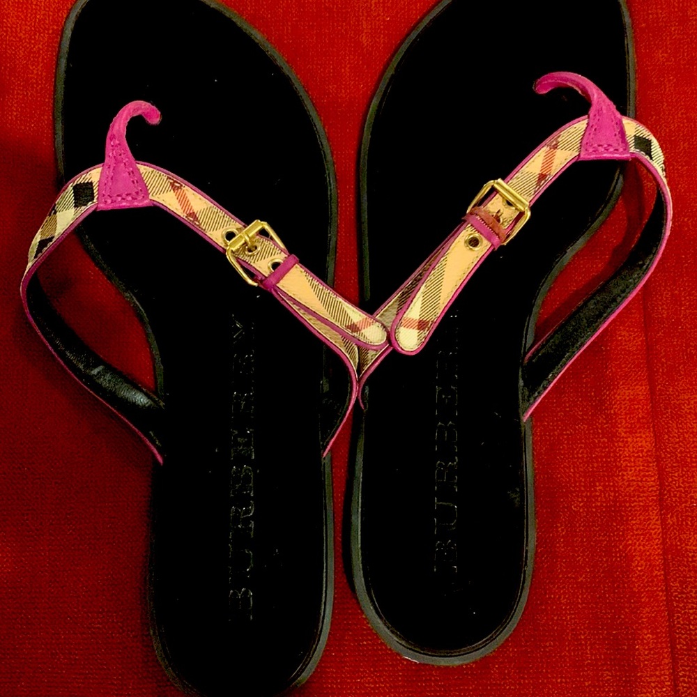 Burberry berry color sandals size 7.5 perfect for daily or pool day